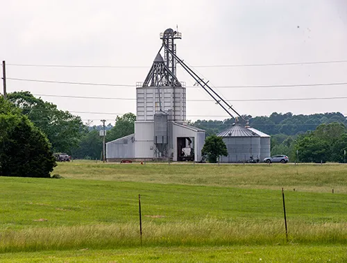 SIU Farms Service Center